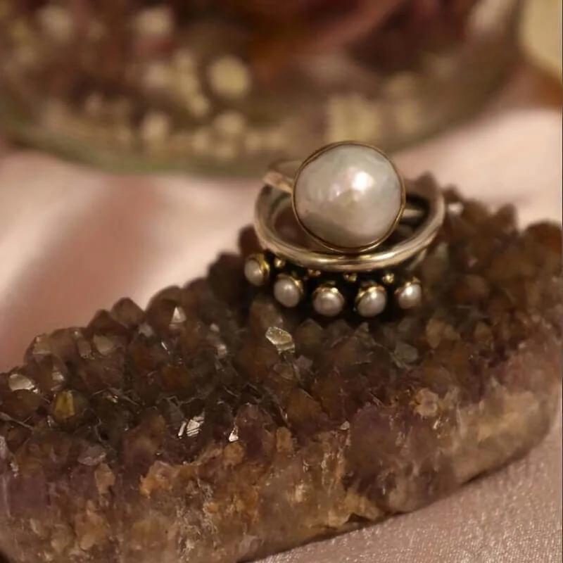 Healing Unique Pearl Rings With Crystal